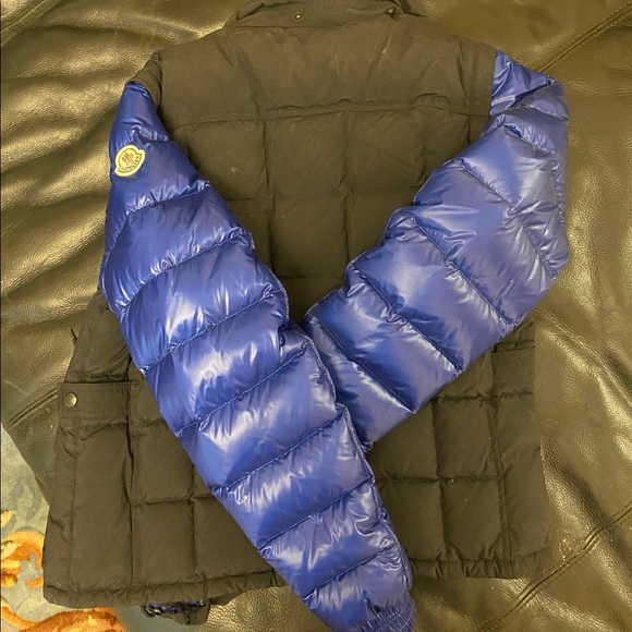 Moncler Blue puffer jacket - Picture 3 of 7